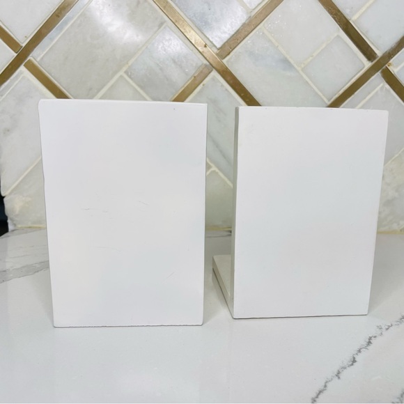 Yellow rain boot book end pair whimsical unique table decor book shelf statues - Picture 14 of 14